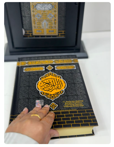 Exclusive Quran in Box Holy Kaaba