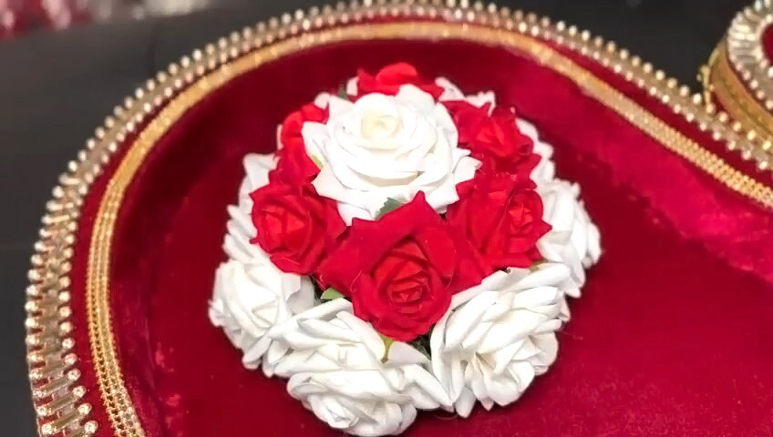 Hair Bun Gajra Reusable Bun Flower Jewelry for Wedding Bridal Juda for Bride Indian Floral Bun Bollywood Style Classical Dance